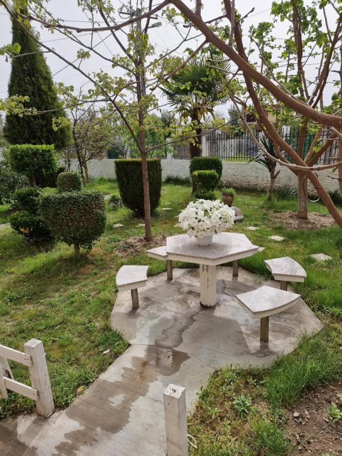 Guest House Vila Elezi Durres Ngoại thất bức ảnh