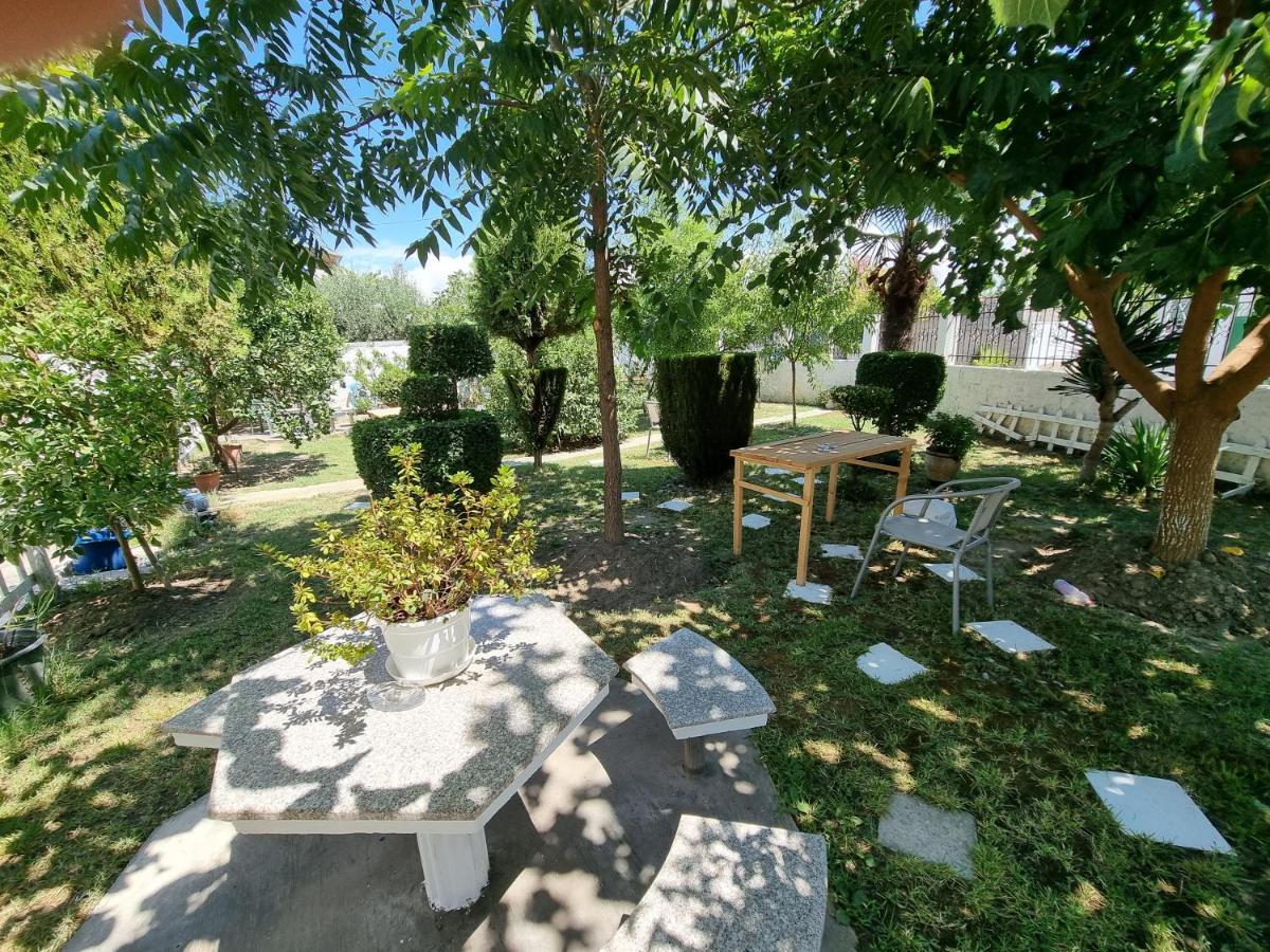 Guest House Vila Elezi Durres Ngoại thất bức ảnh