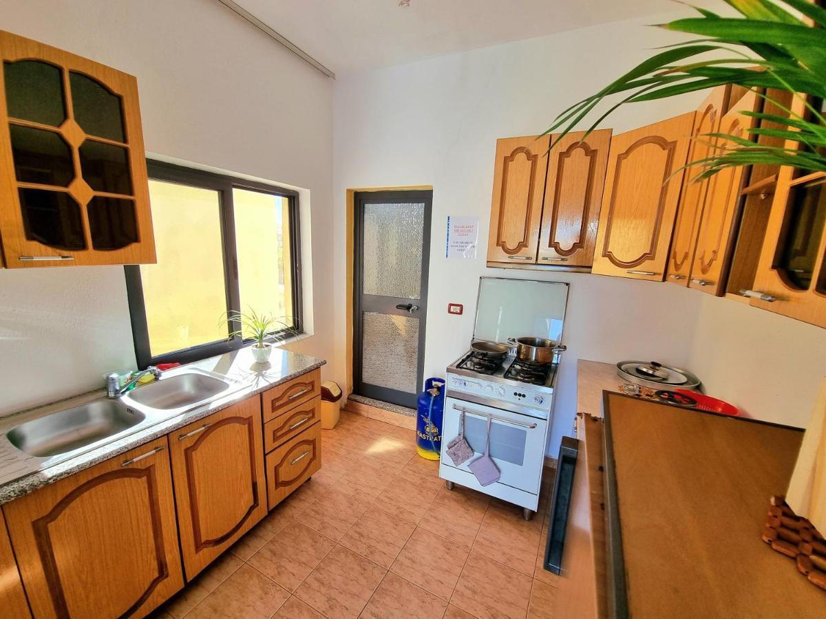 Guest House Vila Elezi Durres Ngoại thất bức ảnh
