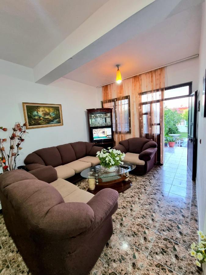 Guest House Vila Elezi Durres Ngoại thất bức ảnh