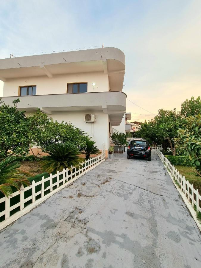 Guest House Vila Elezi Durres Ngoại thất bức ảnh